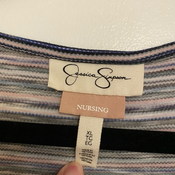 3/4 Sleeved Nursing top - Picture 2 of 2